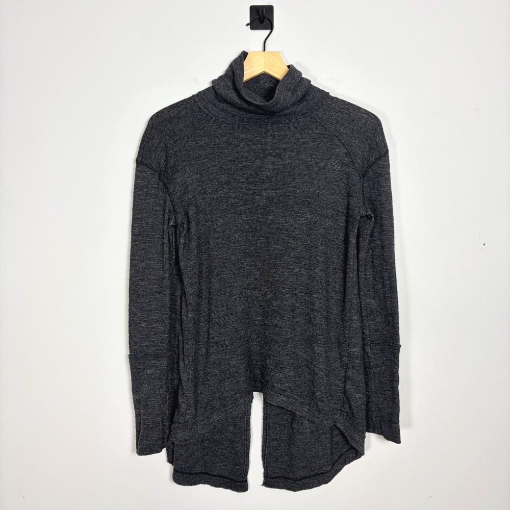 Free People We The Free Grey Long Sleeve Turtleneck Split Back Sweater‎ XS - Picture 2 of 7